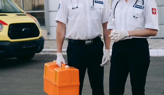 救护车转运病人车速和普通车一样快吗？